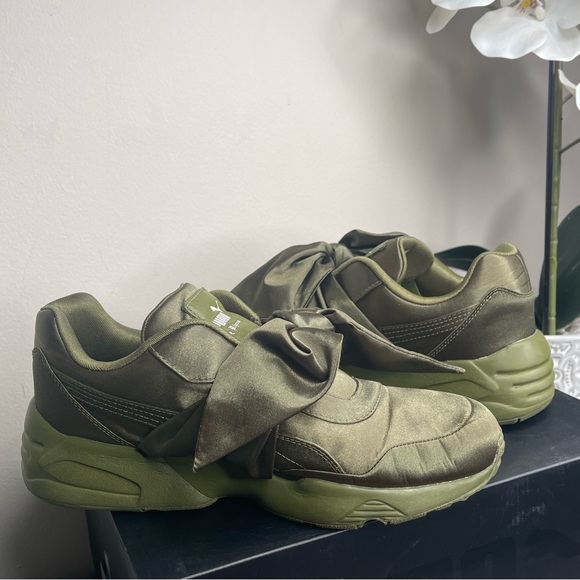 Puma x Fenty By Rihanna Bow Sneaker Olive Branch - Picture 2 of 14